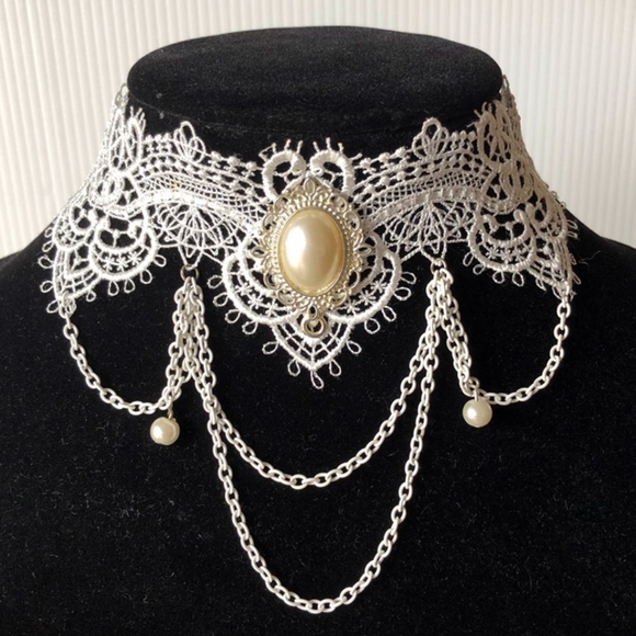 Victorian White Lace Choker - Picture 1 of 2